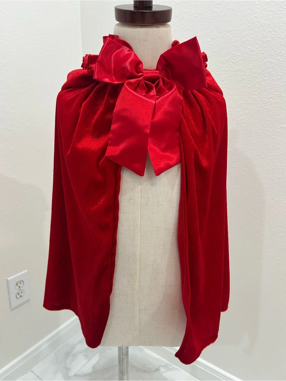 Dream Play Imagine luxurious red